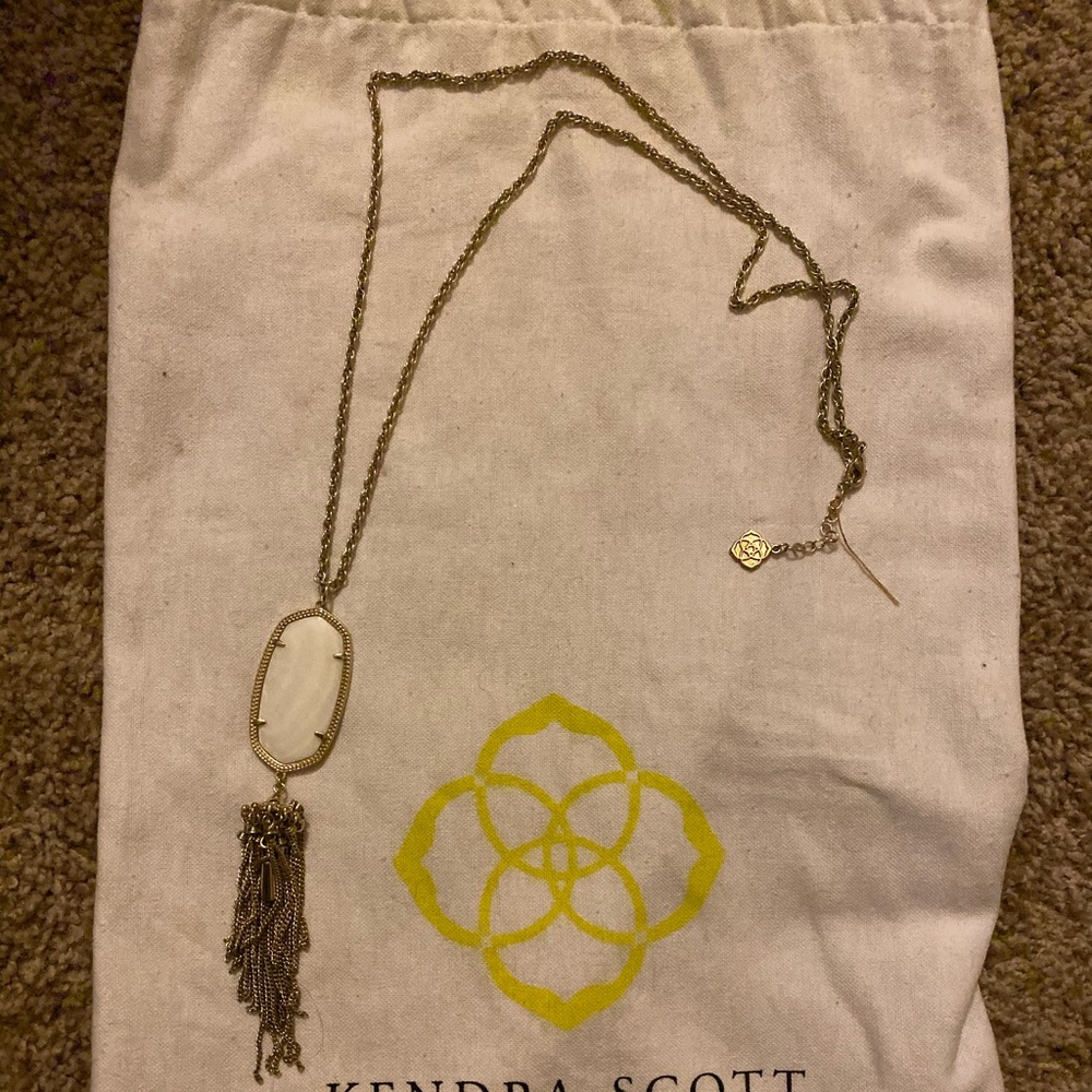 White and gold Kendra Scott necklace